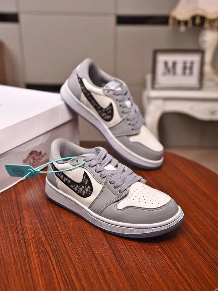SE148 Sneakers:  Women's Size 5-11 Men's Size 7-11