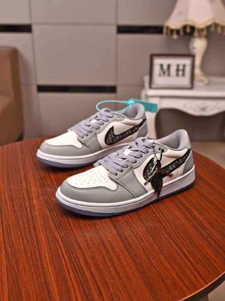 SE148 Sneakers:  Women's Size 5-11 Men's Size 7-11