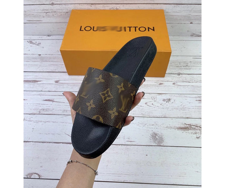 SE482  Men's Size 7-11  Women's Size 5-10