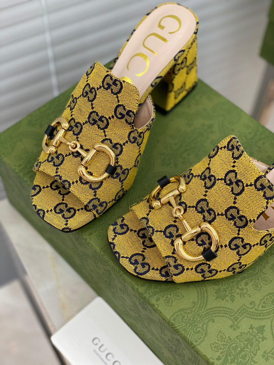 SE502 Size 5-10 Heels:7.5cm Material: Cowhide Lining: Sheep skin Sole: Italian leather
