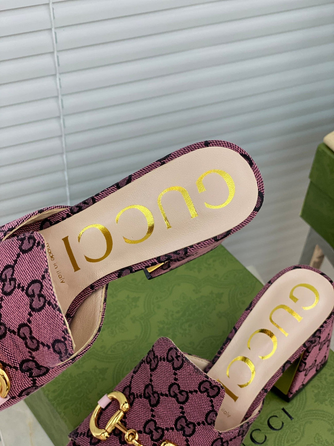 SE504  Size 5-10 Heels:7.5cm Material: Cowhide Lining: Sheep skin Sole: Italian leather