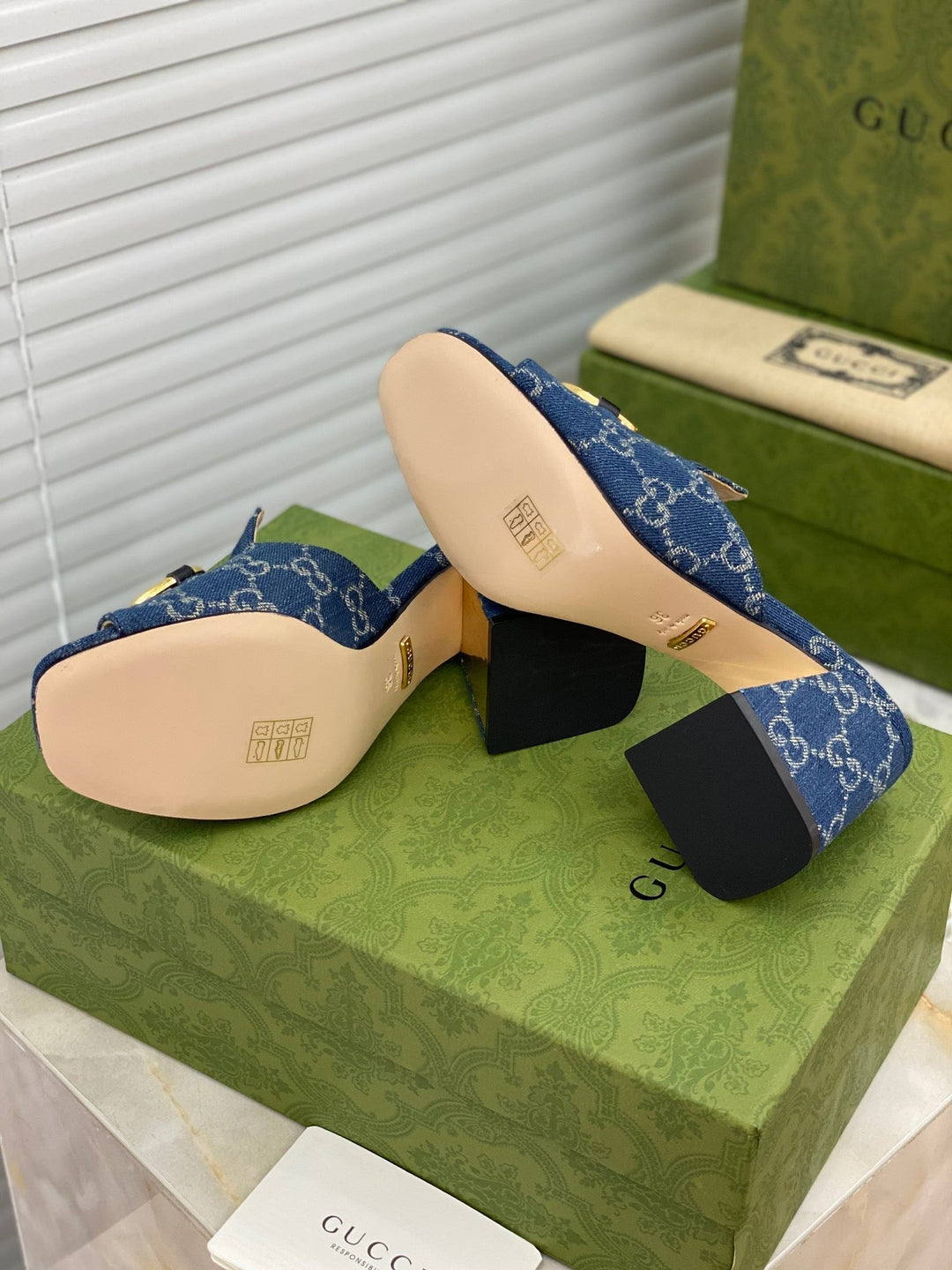 SE505  Size 5-10 Heels:7.5cm Material: Cowhide Lining: Sheep skin Sole: Italian leather