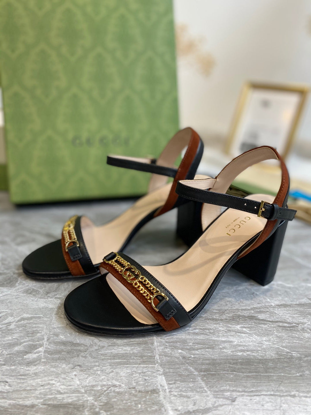 SE552 Size 4-9 Heels:7.5cm Material: Cowhide Lining: Sheep skin Sole: Italian leather