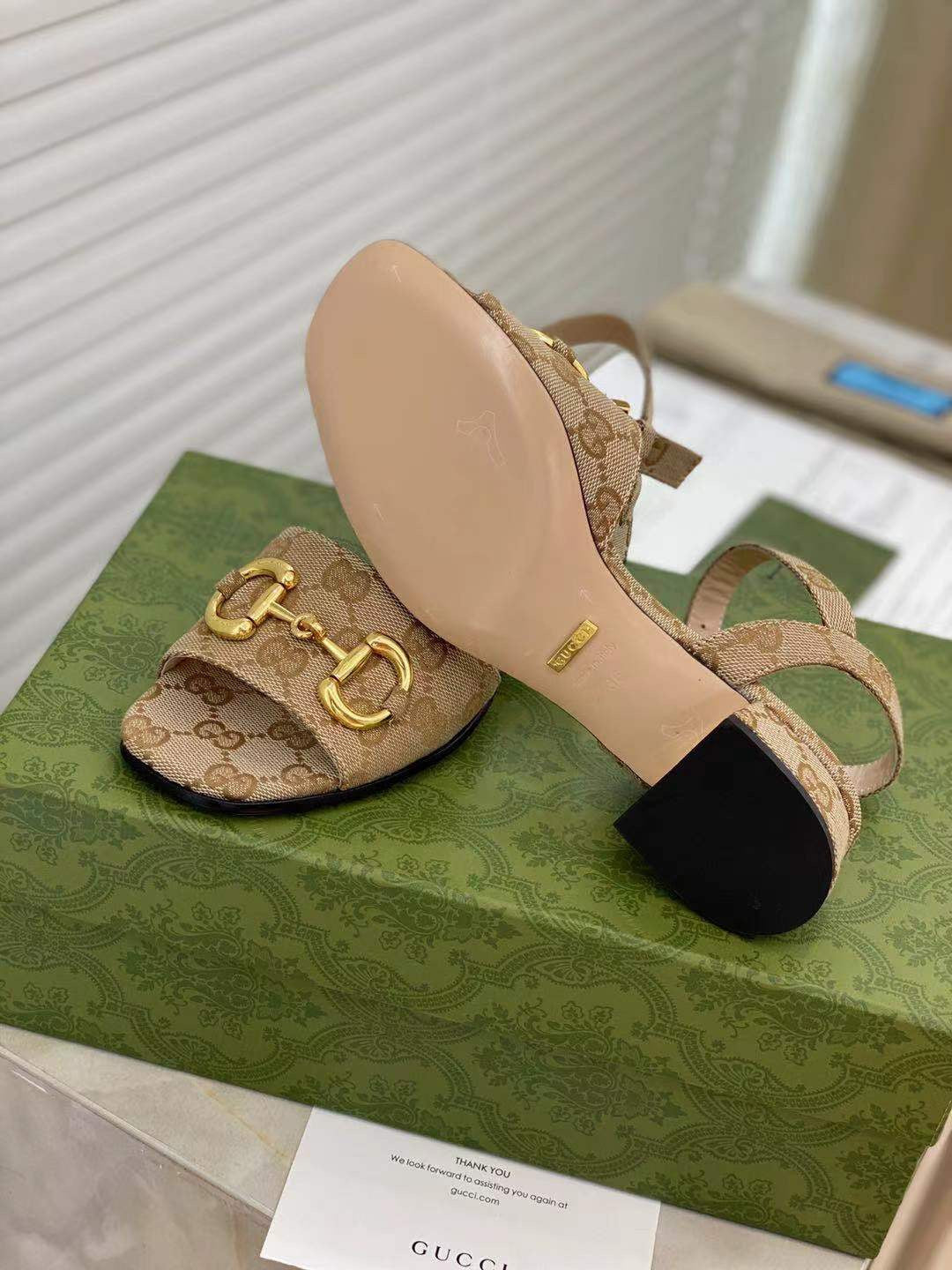 SE556  Size 4-10 Heels:2.5cm Lining: Sheep skin Sole: Italian leather