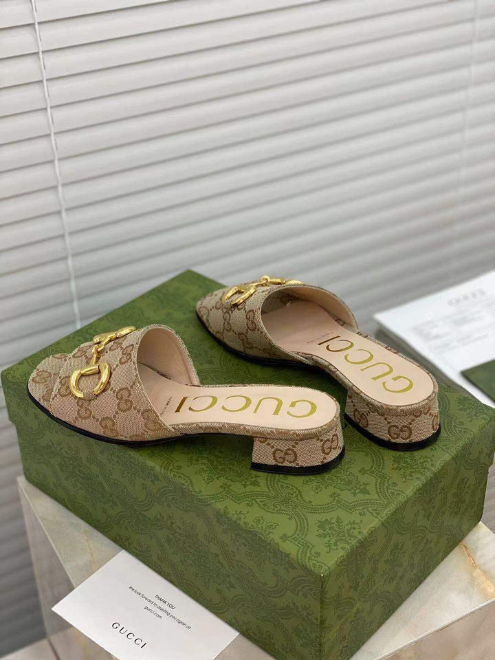 SE557 Size 4-10  Heels:2.5cm Lining: Sheep skin Sole: Italian leather