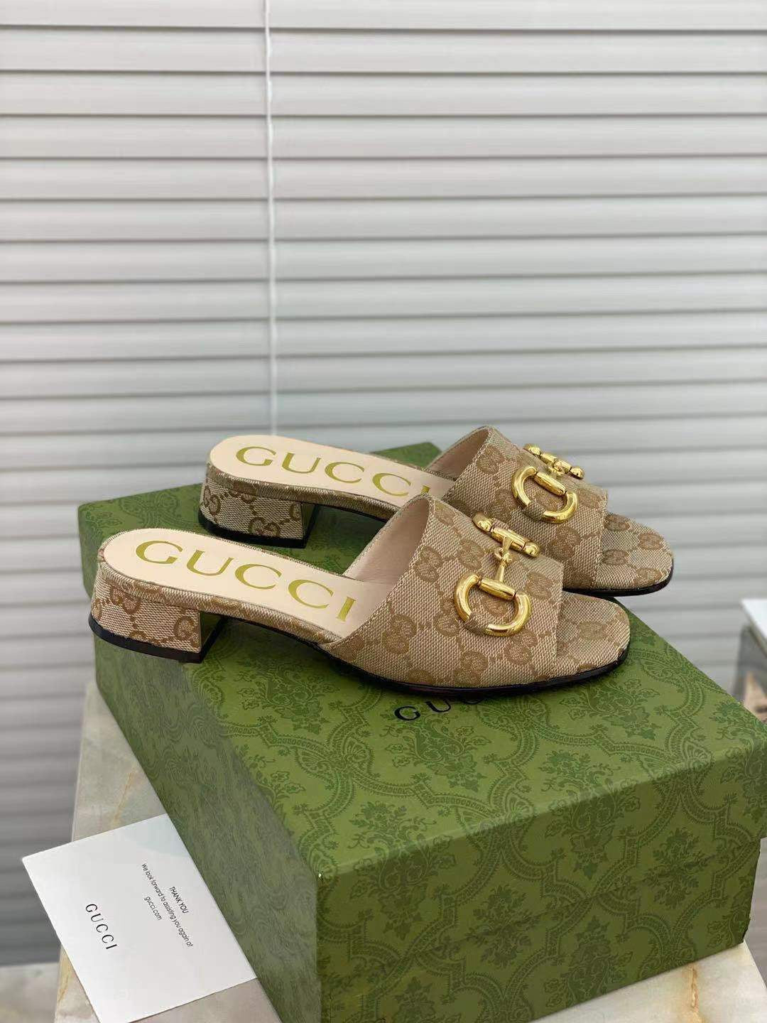 SE557 Size 4-10  Heels:2.5cm Lining: Sheep skin Sole: Italian leather