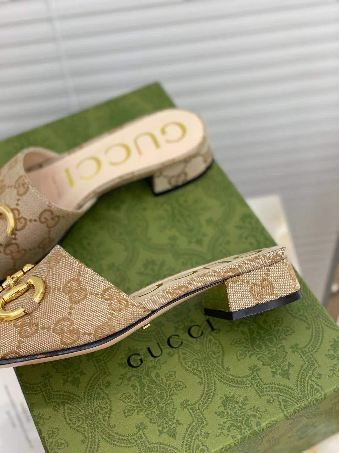 SE557 Size 4-10  Heels:2.5cm Lining: Sheep skin Sole: Italian leather