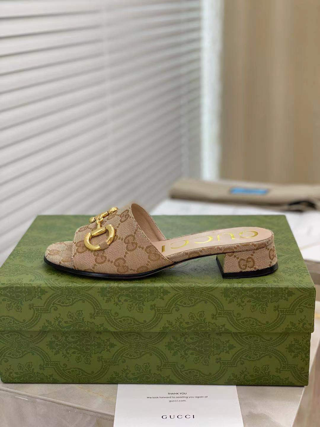 SE557 Size 4-10  Heels:2.5cm Lining: Sheep skin Sole: Italian leather