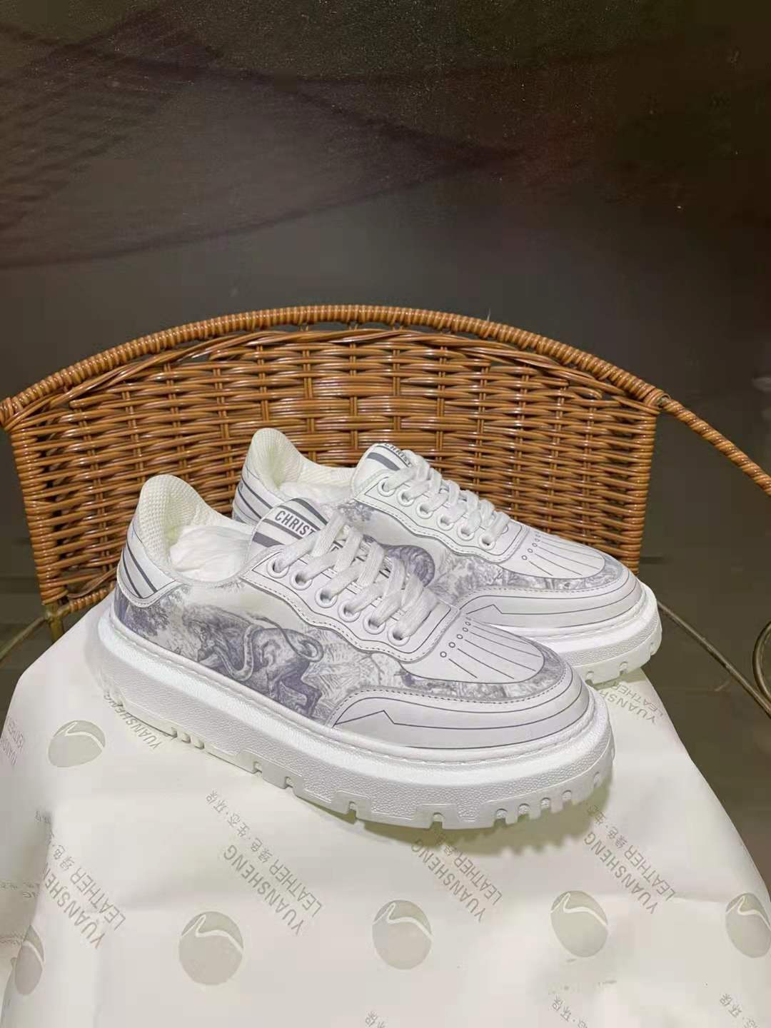 SE560  Size 4-10