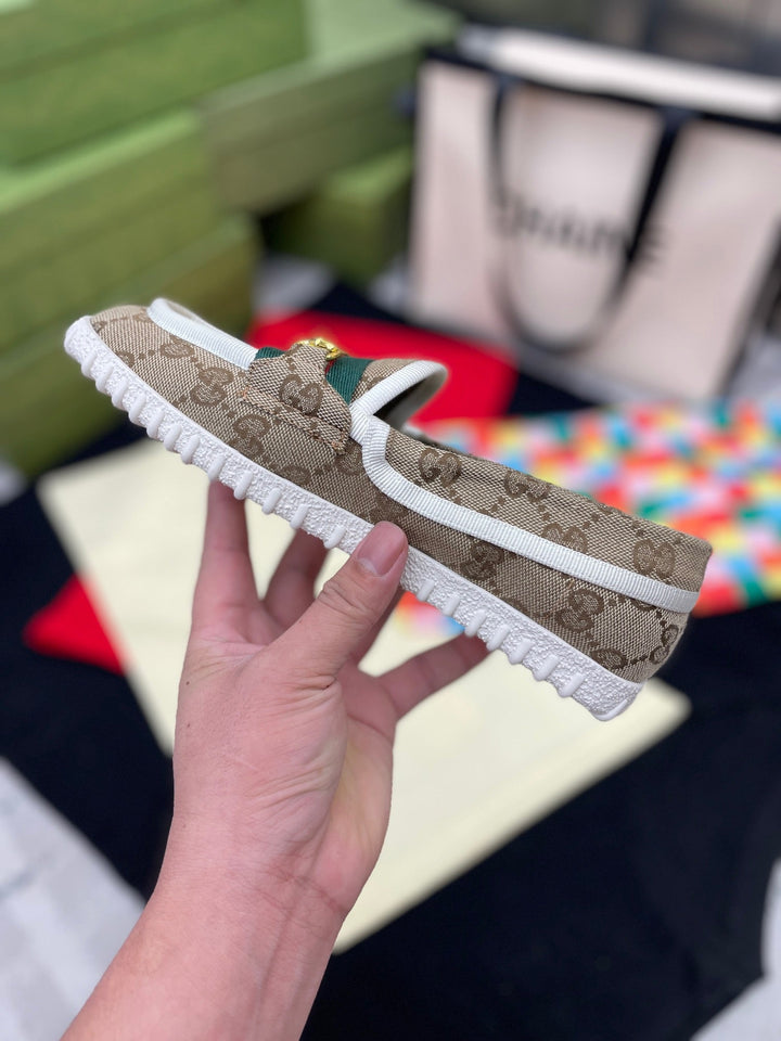 SE565  Size 4-9