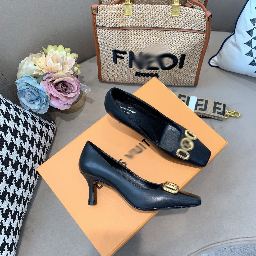 SE568  Size 4-9  Heels:7cm Material: Cowhide  Lining: Sheep skin Sole: Italian leather