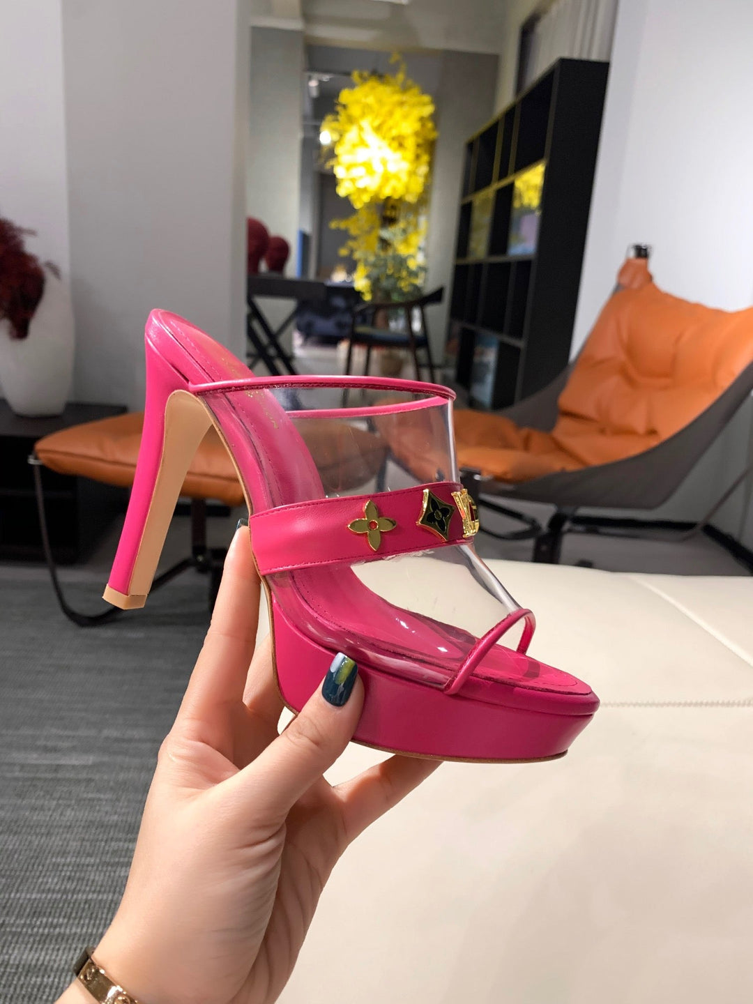SE569 Size 4-11  Heels:10cm Material: Cowhide  Lining: Sheep skin Sole: Italian leather