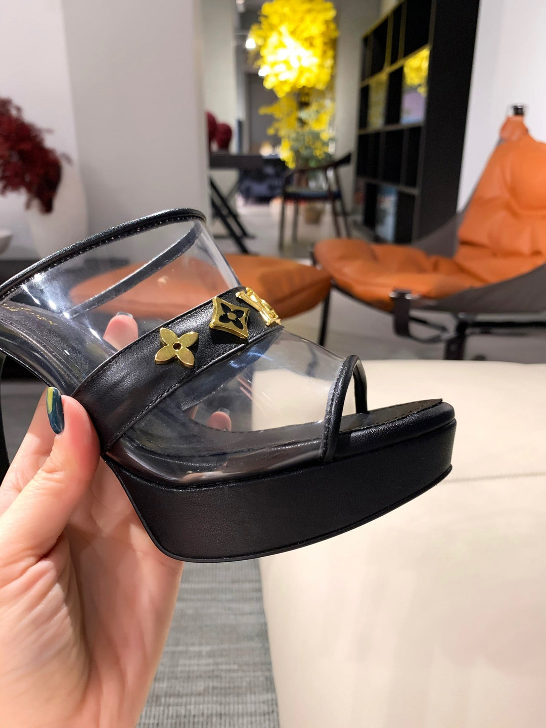 SE570 Size 4-11   Heels:10cm Material: Cowhide  Lining: Sheep skin Sole: Italian leather