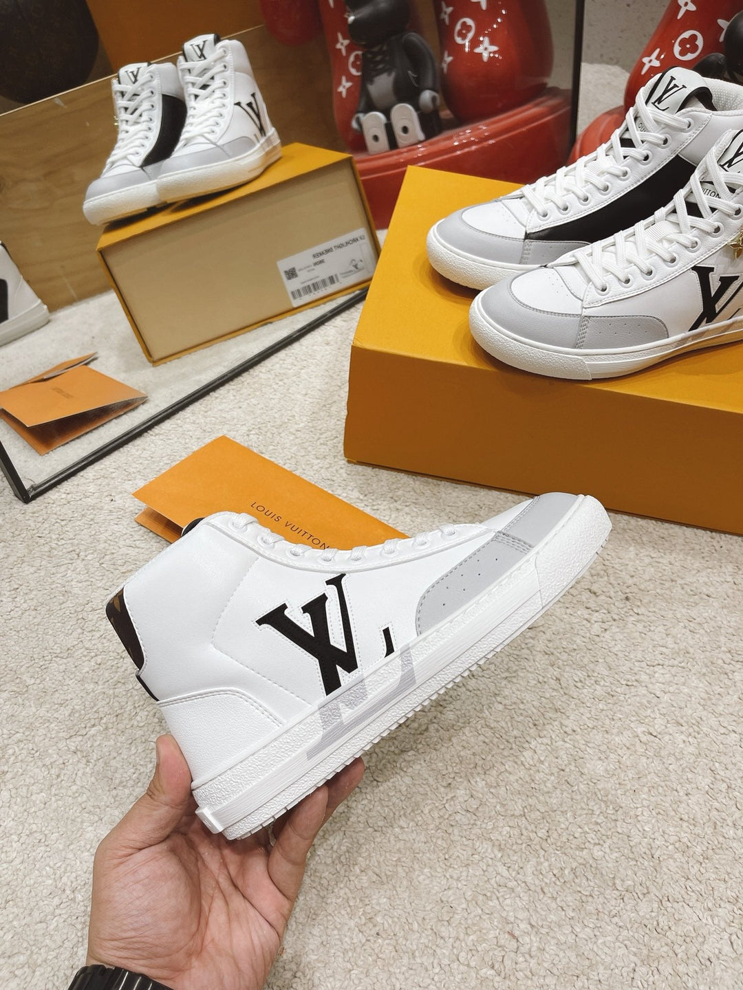 SE618  Men's Size 6-10   Women's Size 4-9