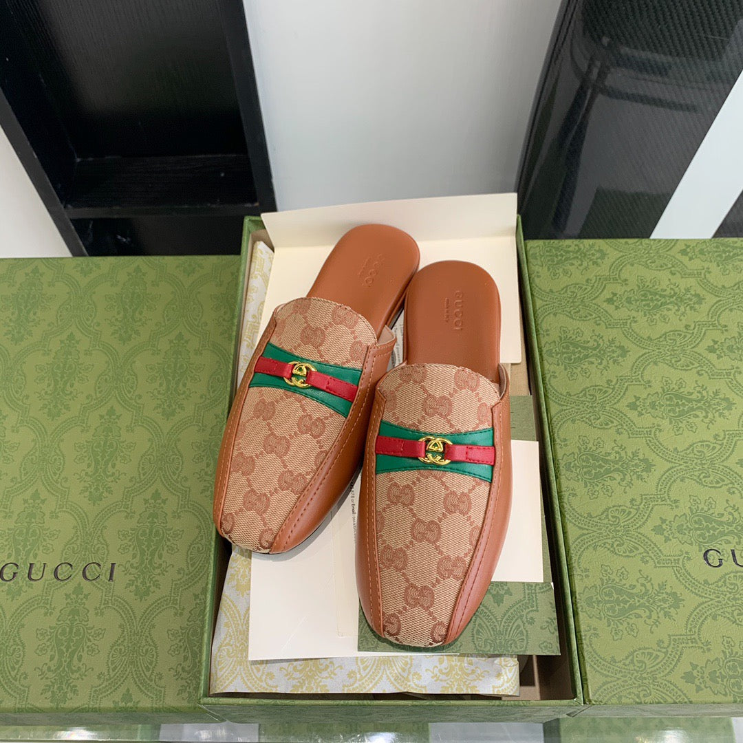 SE625 Size 5-9   Material: Cowhide  Lining: Sheep skin Sole: Italian leather