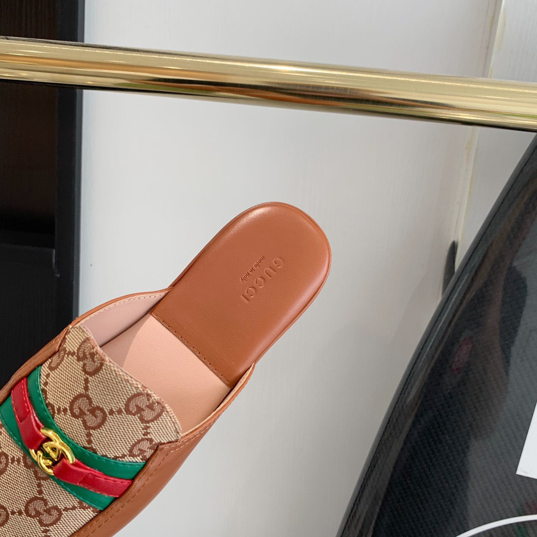 SE625 Size 5-9   Material: Cowhide  Lining: Sheep skin Sole: Italian leather