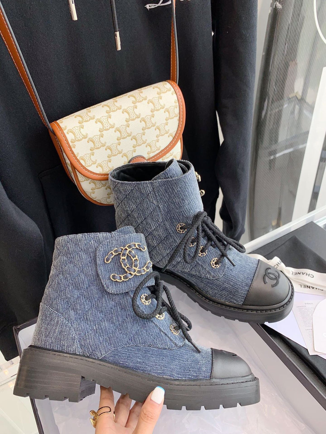 SE626 Size 5-9  Material: Cowhide  Lining: Sheep skin Sole: Rubber
