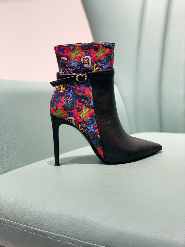 SE636 Size 4-11 Heels:10.5cm Material: Cowhide  Lining: Sheep skin Sole: Italian leather