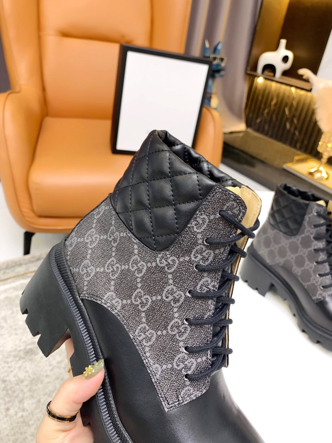 SE675  Size 4-11   Heels:6cm Material: Cowhide  Lining: Cowhide Sole: Rubber