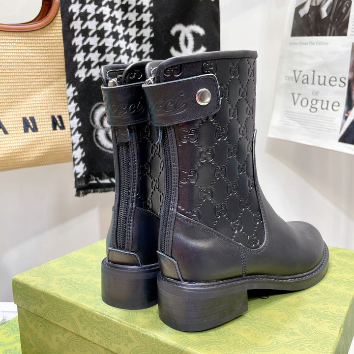 SE695  Size 4-10    Heel:4cm Material: Cowhide  Lining: Sheep skin Sole: Rubber