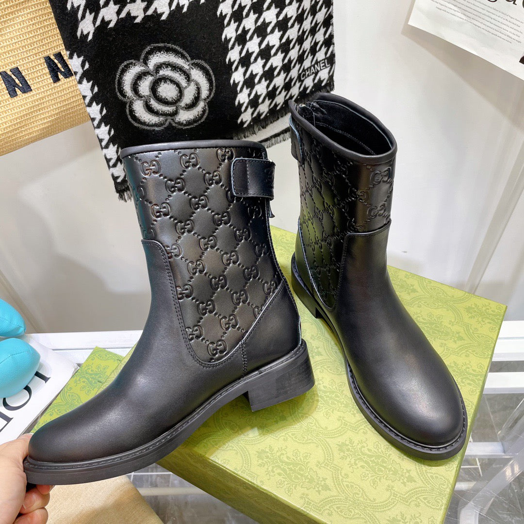 SE695  Size 4-10    Heel:4cm Material: Cowhide  Lining: Sheep skin Sole: Rubber