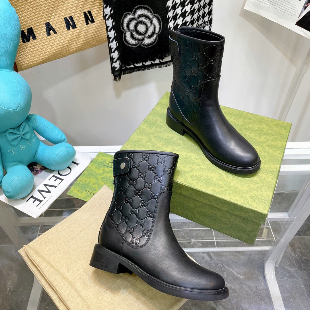 SE695  Size 4-10    Heel:4cm Material: Cowhide  Lining: Sheep skin Sole: Rubber