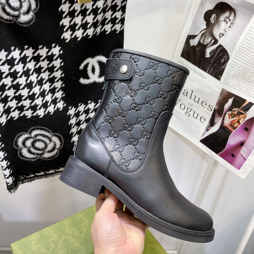 SE695  Size 4-10    Heel:4cm Material: Cowhide  Lining: Sheep skin Sole: Rubber