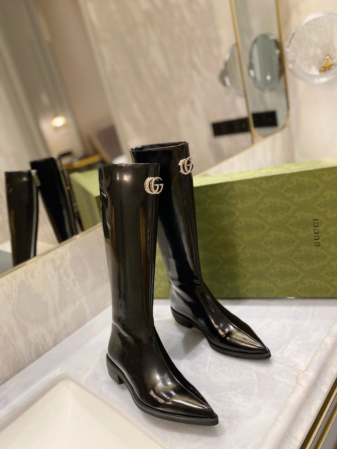 SE700   Size 5-10   Heels:3cm Shaft measures approximately 15.5” from arch Material: Cowhide  Lining: Sheep skin