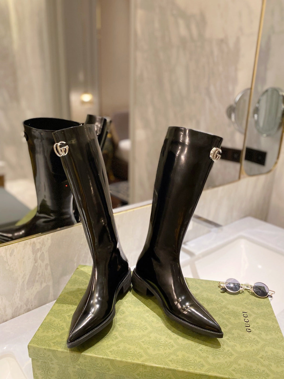 SE700   Size 5-10   Heels:3cm Shaft measures approximately 15.5” from arch Material: Cowhide  Lining: Sheep skin