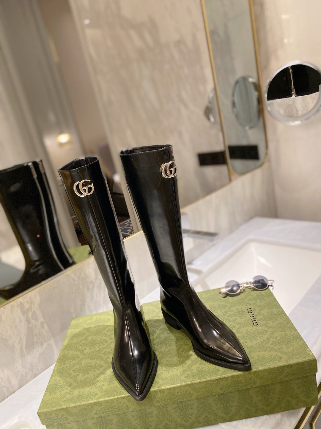 SE700   Size 5-10   Heels:3cm Shaft measures approximately 15.5” from arch Material: Cowhide  Lining: Sheep skin