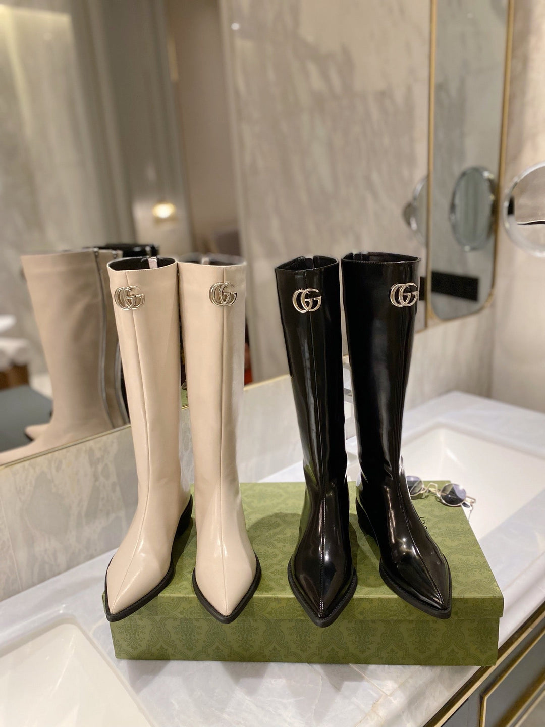 SE700   Size 5-10   Heels:3cm Shaft measures approximately 15.5” from arch Material: Cowhide  Lining: Sheep skin