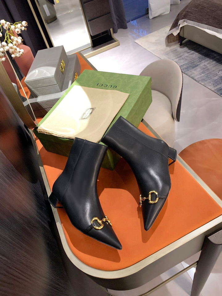 SE730  Size 4-10  Heels:2.4cm Material: Cowhide  Lining: Sheep skin Sole: Italian leather