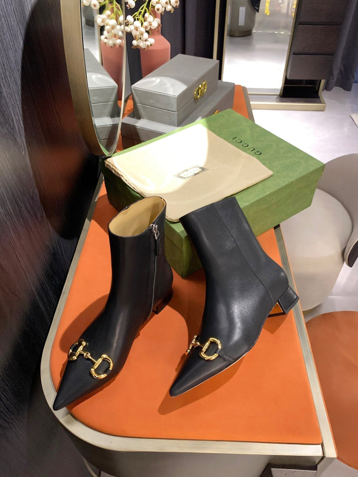 SE730  Size 4-10  Heels:2.4cm Material: Cowhide  Lining: Sheep skin Sole: Italian leather