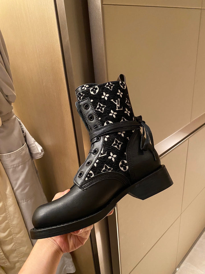 SE733  Size 4-9