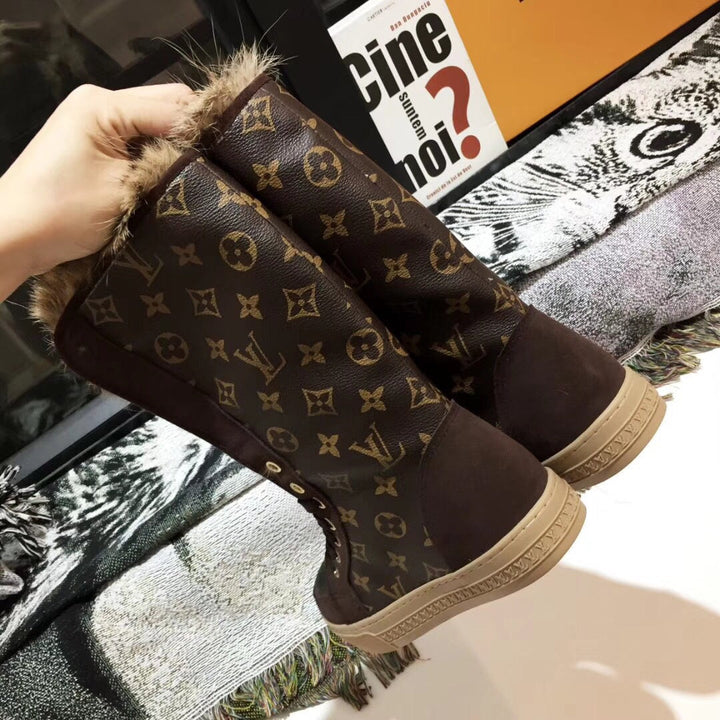 SE744   Size 4-12   Material: Cowhide  Lining: Rabbit Fur Sole: Rubber