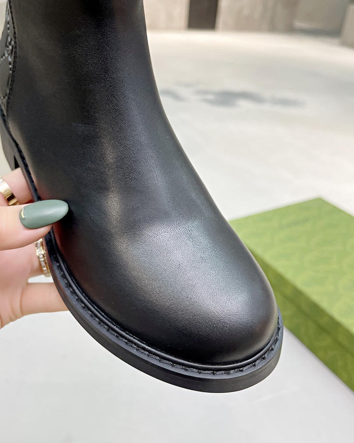 SE754 Size 4-10   approximately 17.7” from arch Material: Cowhide  Lining: Sheep skin Sole: Rubber