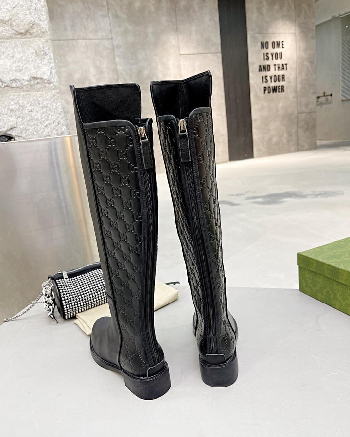 SE754 Size 4-10   approximately 17.7” from arch Material: Cowhide  Lining: Sheep skin Sole: Rubber