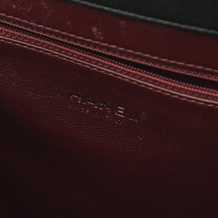 Top Quality Chanel Leather V-Stitch Shoulder Bag