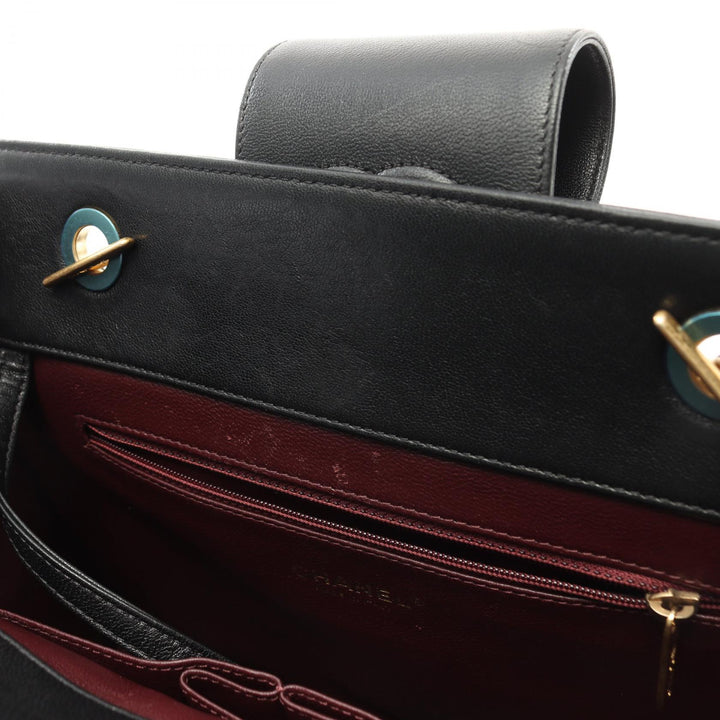 Top Quality Chanel Leather V-Stitch Shoulder Bag