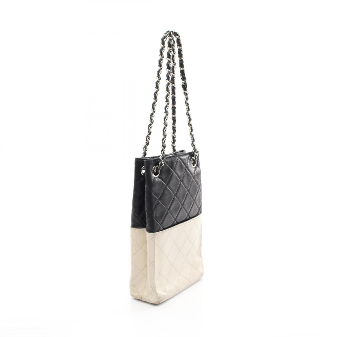 Top Quality Chanel Leather Matelasse Shoulder Bag Black/White