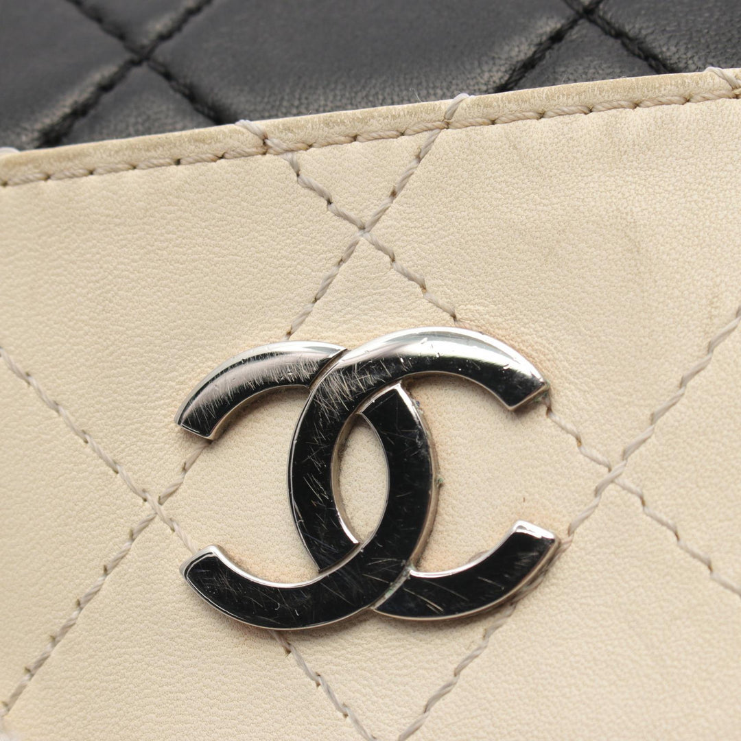 Top Quality Chanel Leather Matelasse Shoulder Bag Black/White