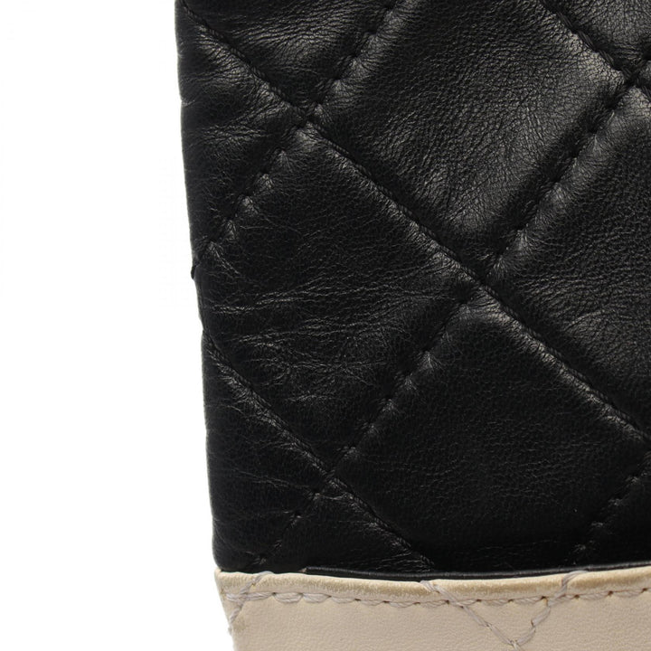 Top Quality Chanel Leather Matelasse Shoulder Bag Black/White