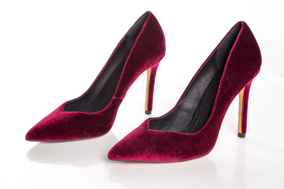 Cecilia Burgundy Velvet Pointed-Toe Heels SZ 8
