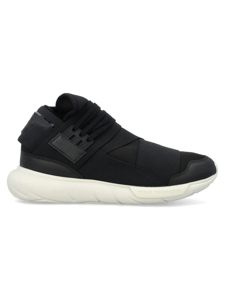 QASA SNEAKERS
