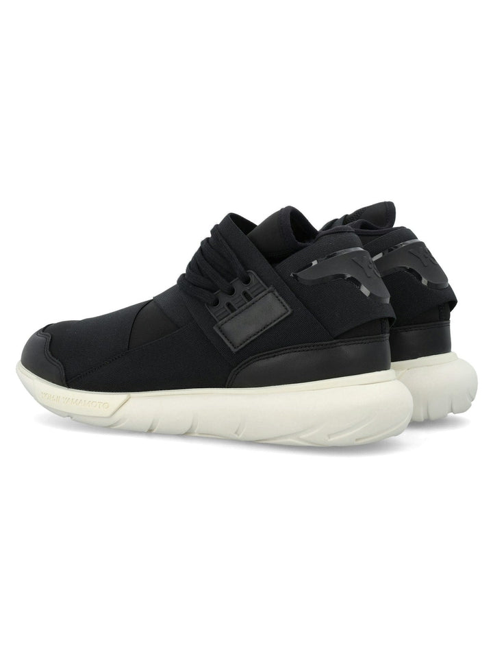 QASA SNEAKERS