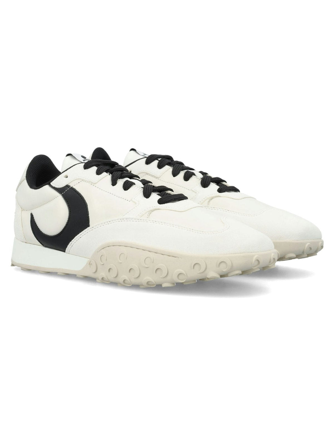 LOW-TOP MOON SNEAKER