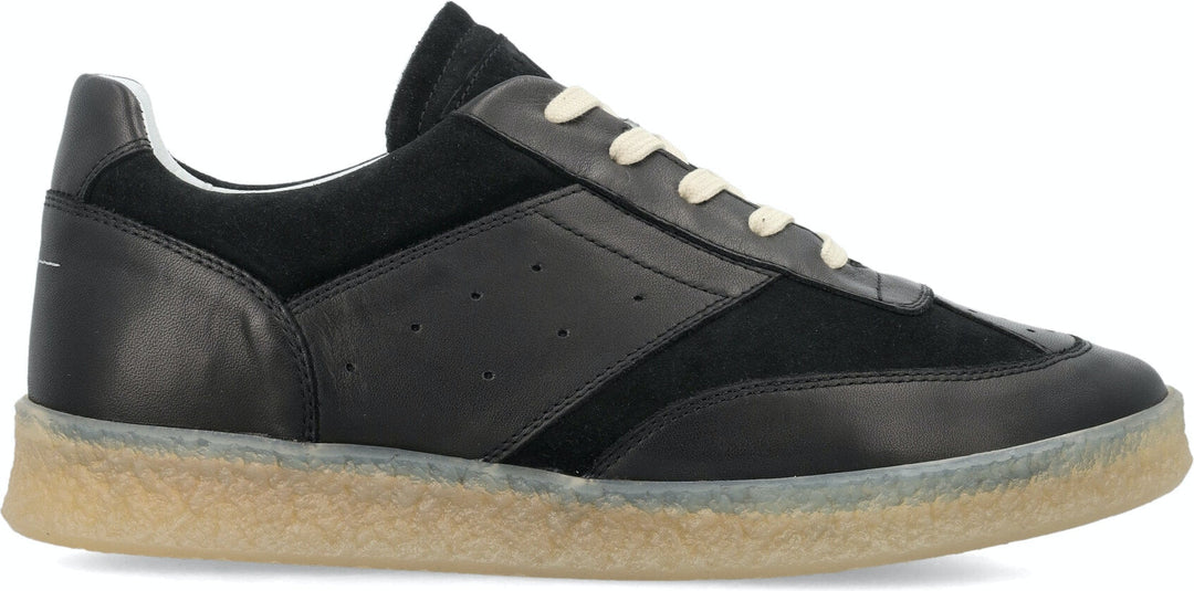 LOW-TOP SNEAKER