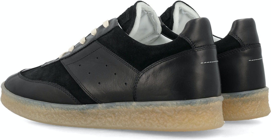 LOW-TOP SNEAKER