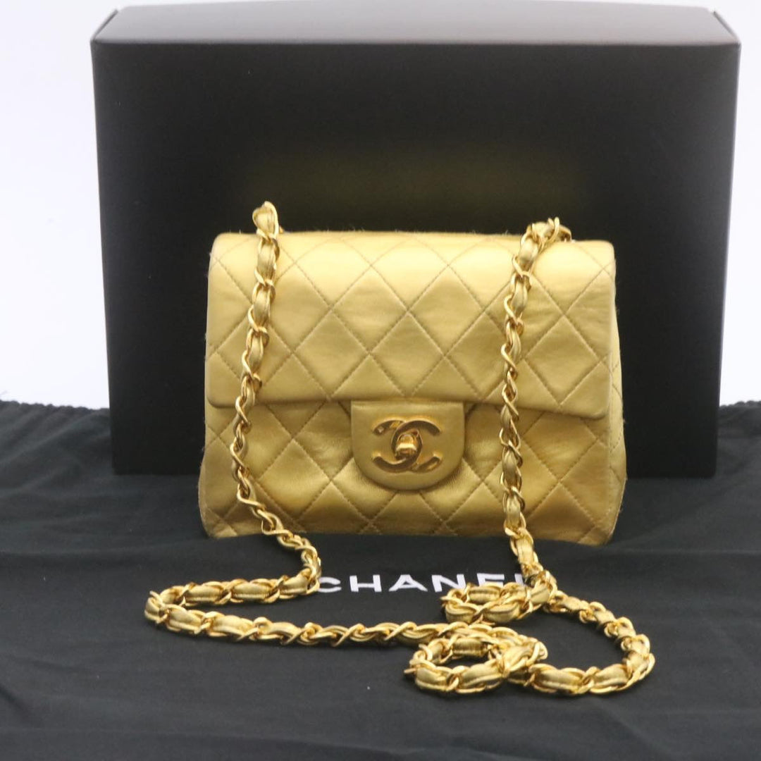 Top Quality Chanel Matelasse Chain New Shoulder Bag Leather Gold CC Auth 25305A