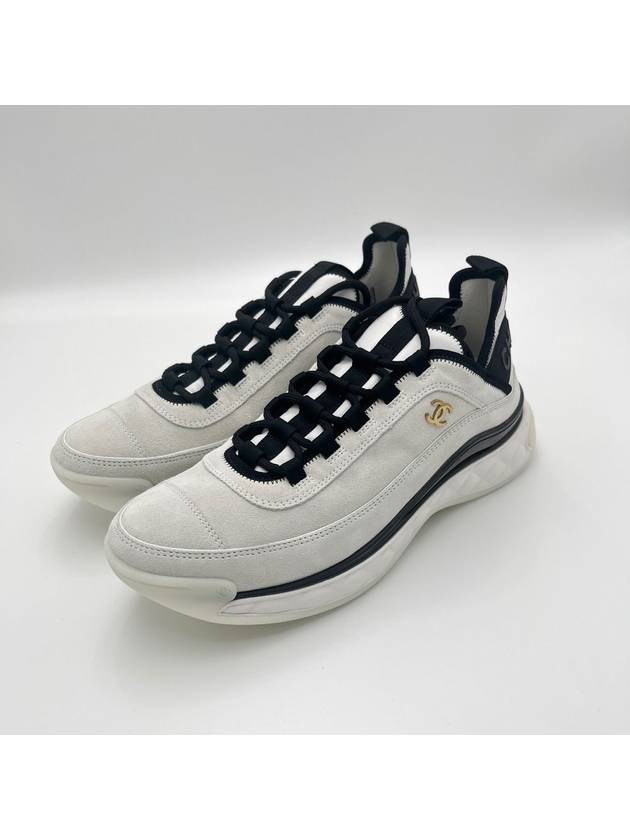 Mixed Fiber Suede Low Top Sneakers White Chanel